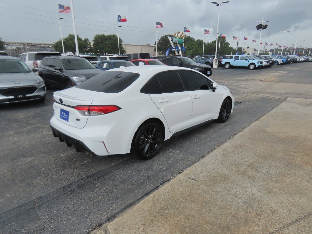 Used 2023 Toyota Corolla SE FWD image 8