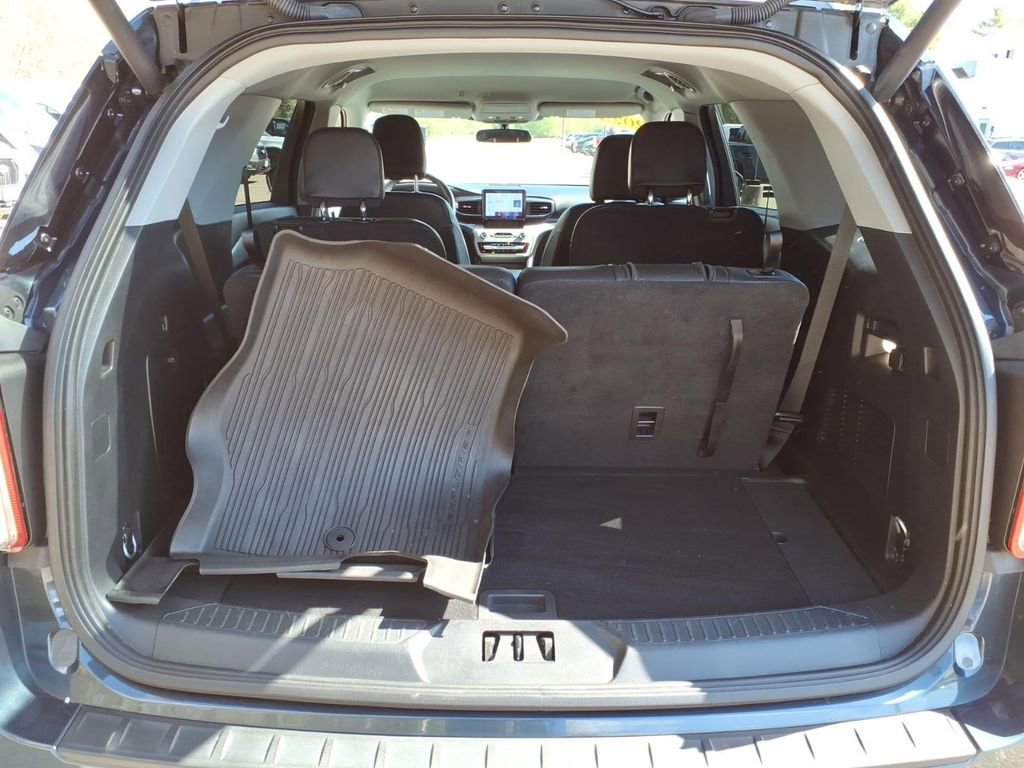 Certified 2023 Ford Explorer XLT w/ Equipment Group 202A AWD/4WD image 14