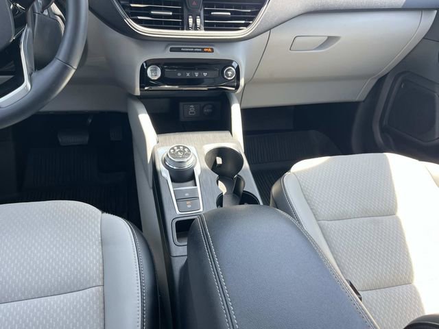 Certified 2025 Ford Escape SE FWD image 23