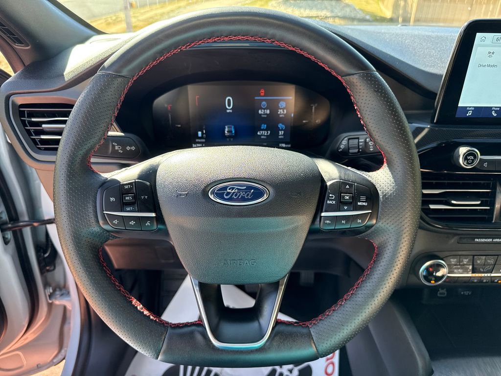 Certified 2025 Ford Escape ST-Line Select AWD/4WD image 16