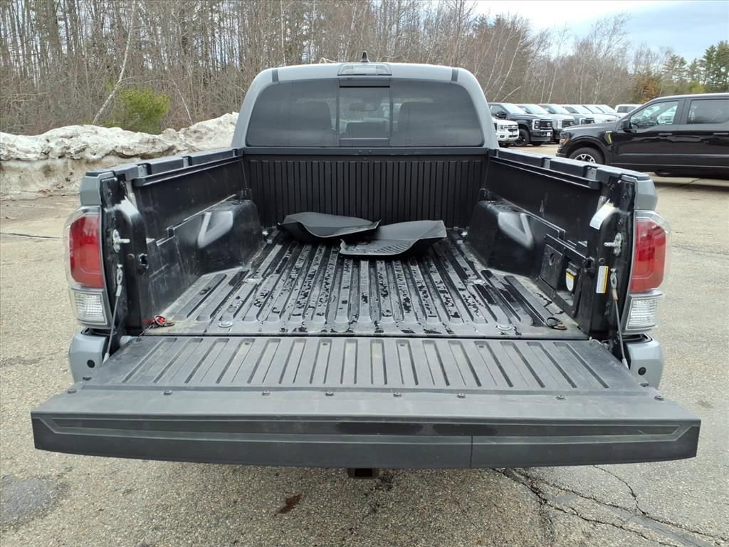 Used 2021 Toyota Tacoma TRD Off-Road w/ Technology Package image 11