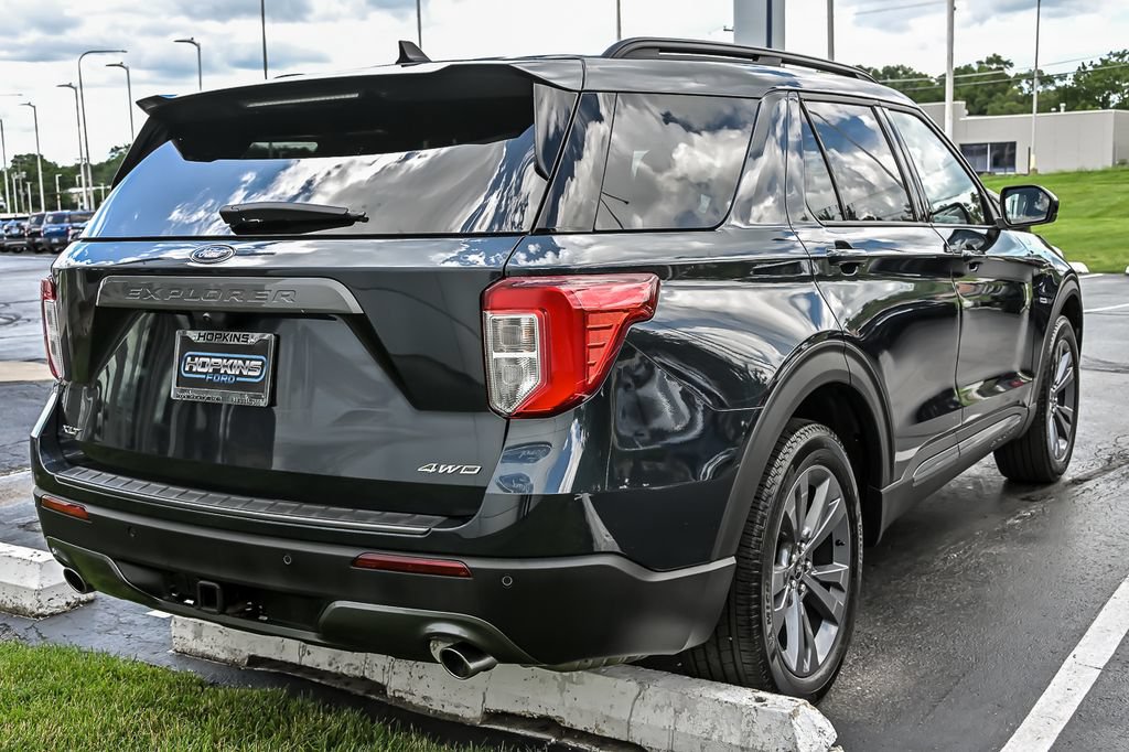Certified 2024 Ford Explorer XLT w/ Equipment Group 202A AWD/4WD image 9