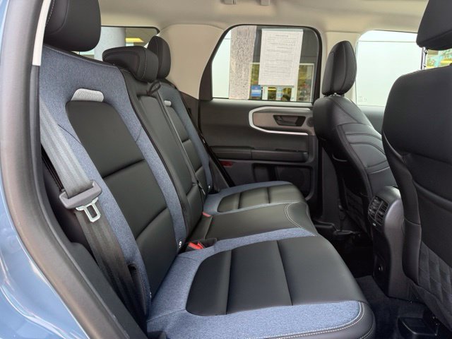 Certified 2025 Ford Bronco Sport Outer Banks w/ Outer Banks Tech Package+ AWD/4WD image 31