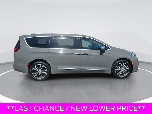 Used 2022 Chrysler Pacifica Pinnacle AWD/4WD image 6