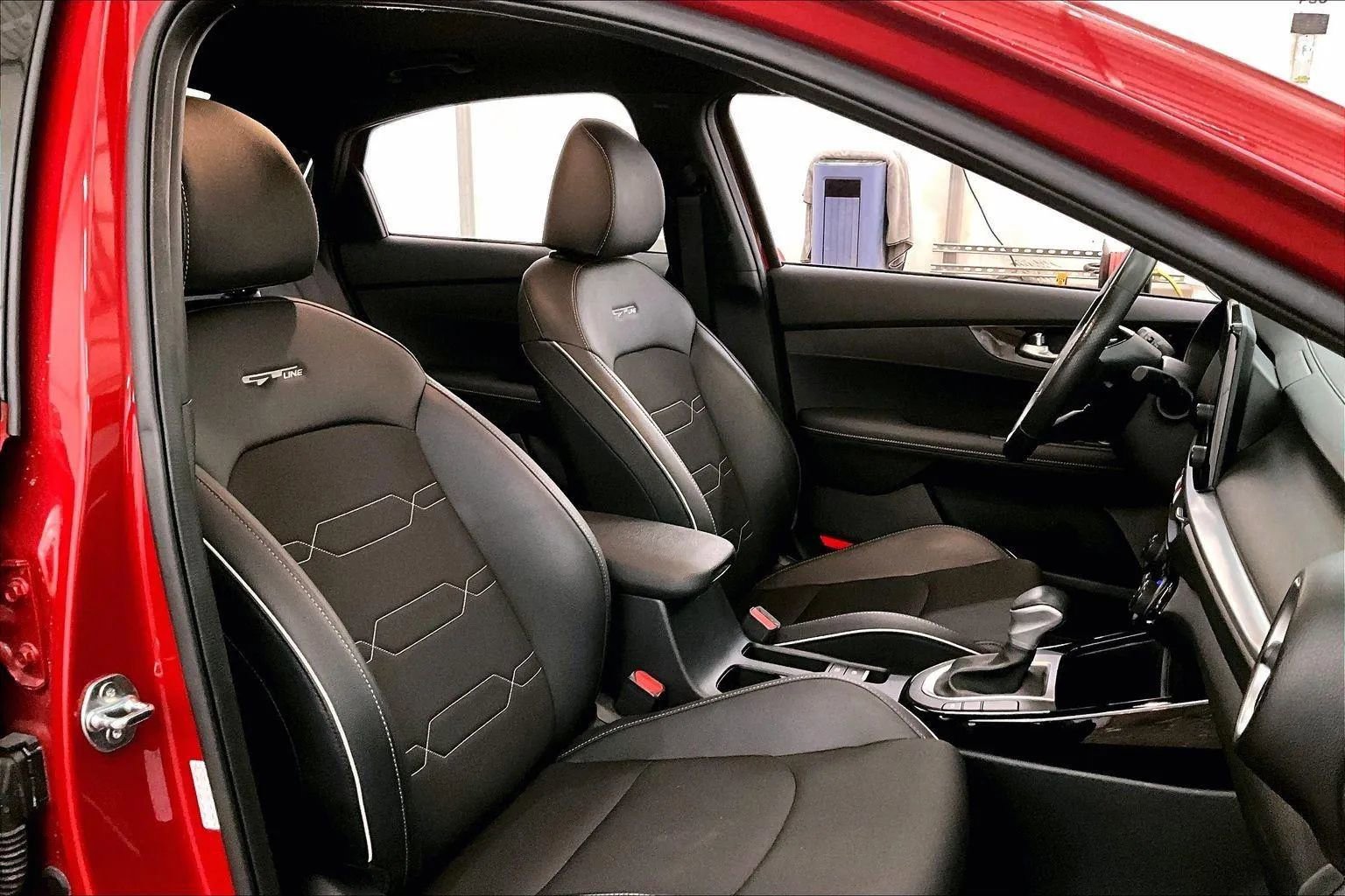 Used 2024 Kia Forte GT-Line image 7