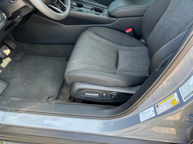 Used 2025 Honda Accord SE image 11