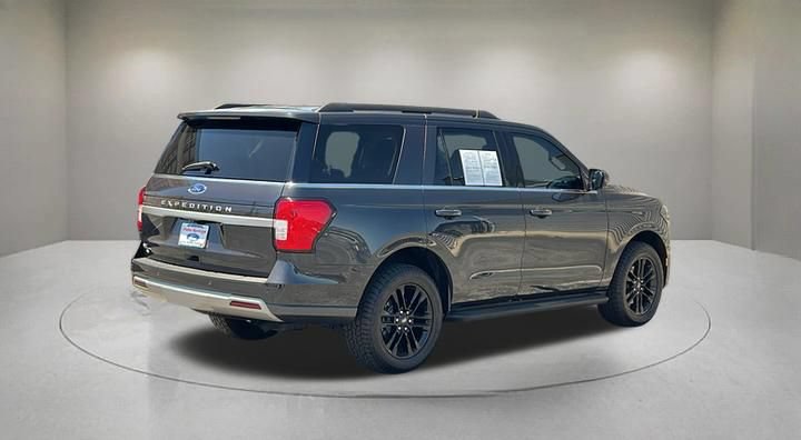 Certified 2024 Ford Expedition XLT RWD image 5
