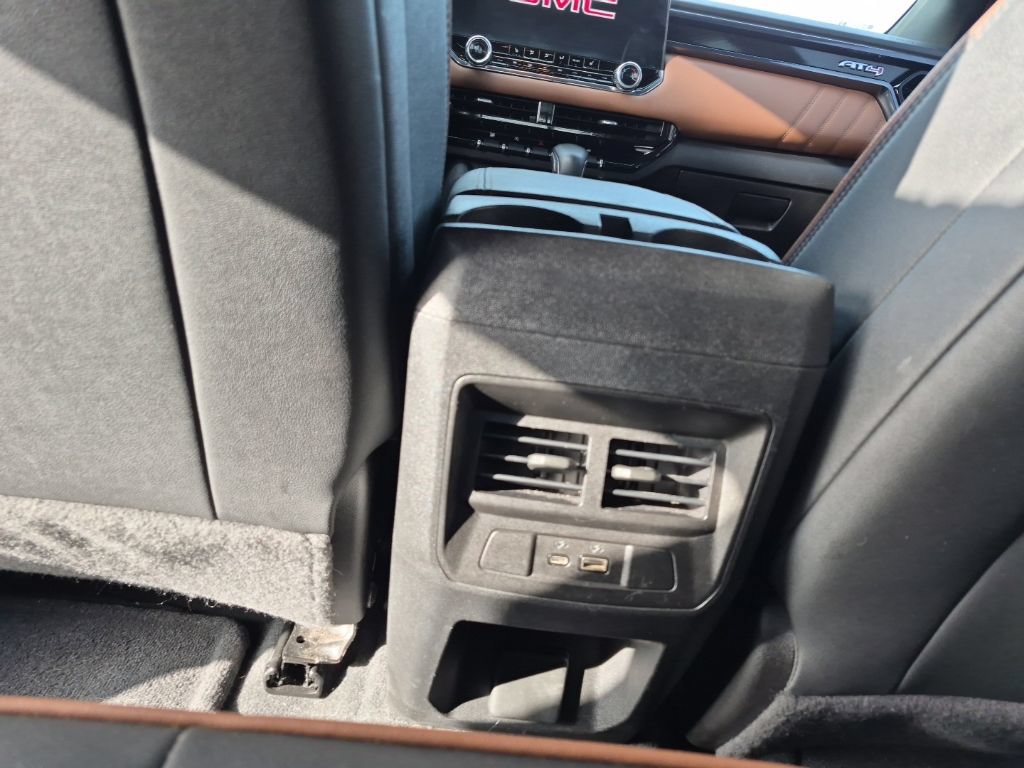 Used 2024 GMC Canyon AT4 AWD/4WD image 14