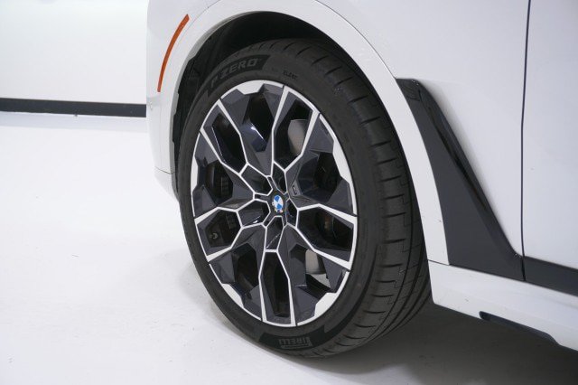 Used 2024 BMW X7 xDrive40i w/ Executive Package AWD/4WD image 15