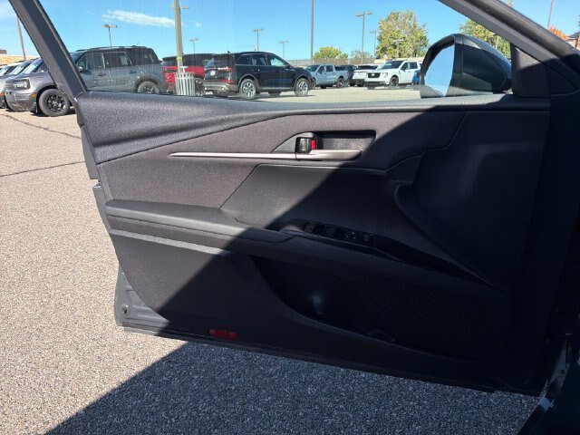 Used 2025 Toyota Camry LE FWD image 10