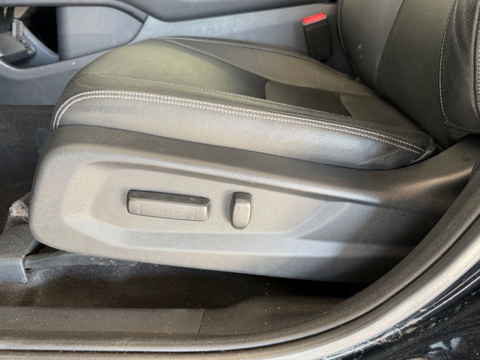 Used 2020 Honda HR-V Touring image 14