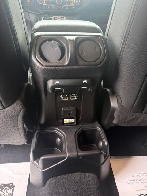 Used 2020 Jeep Wrangler Unlimited Sahara w/ Cold Weather Group AWD/4WD image 15