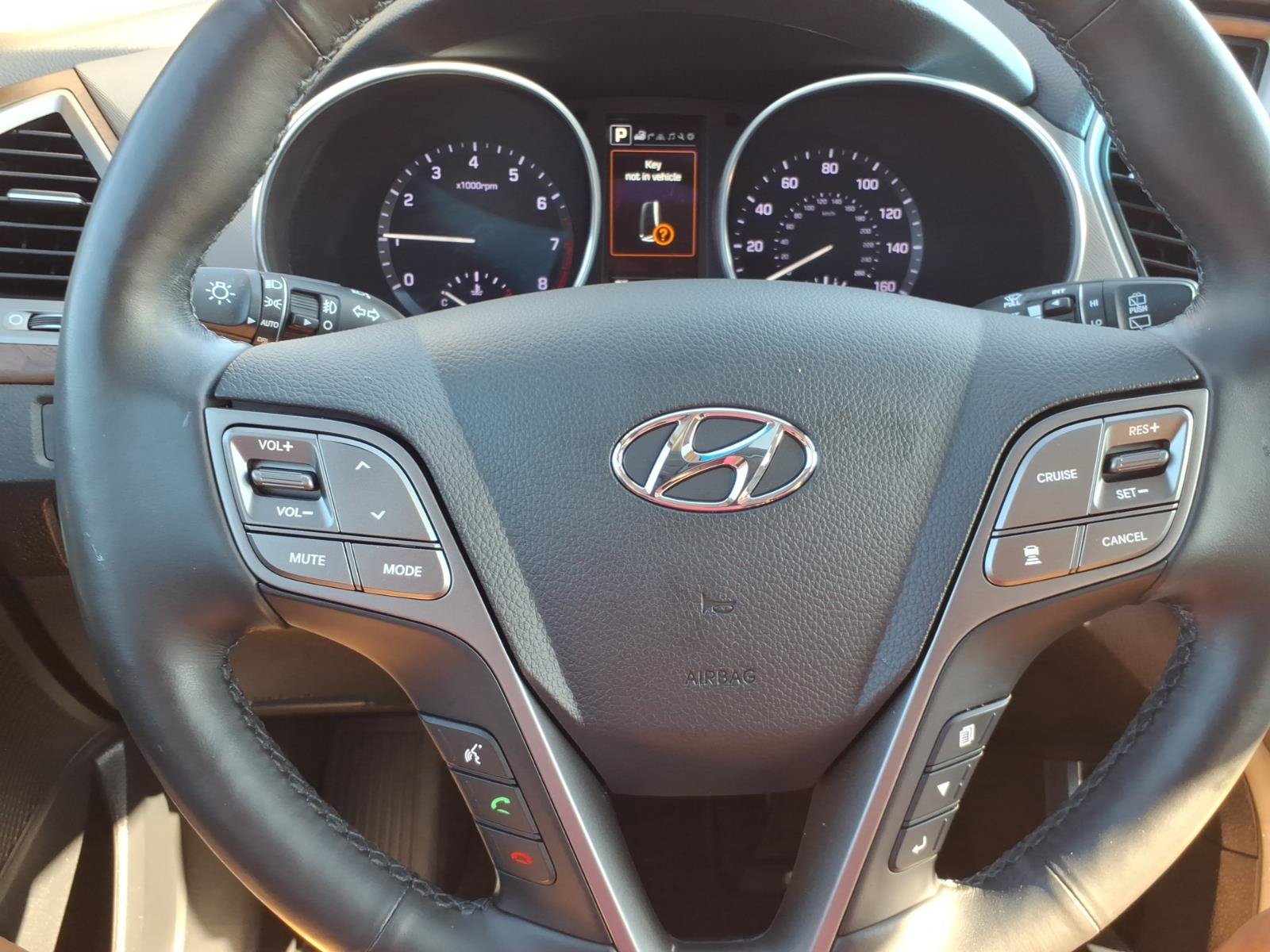 Used 2019 Hyundai Santa Fe XL FWD image 18