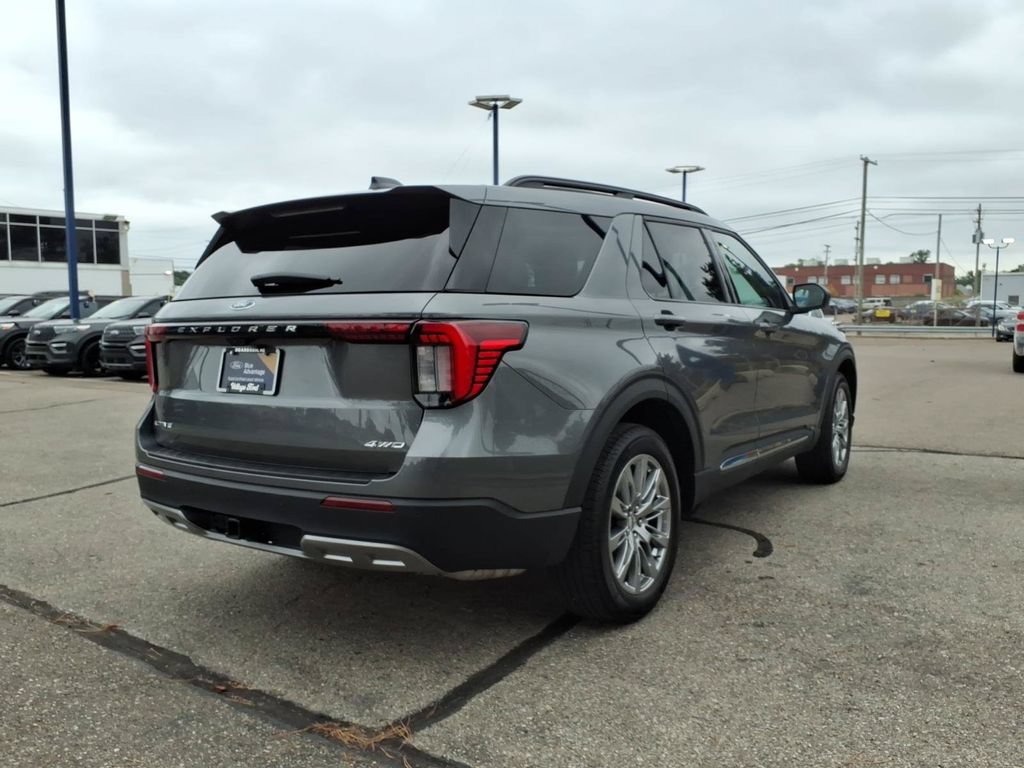 Certified 2025 Ford Explorer Active w/ Active Comfort Package AWD/4WD image 6
