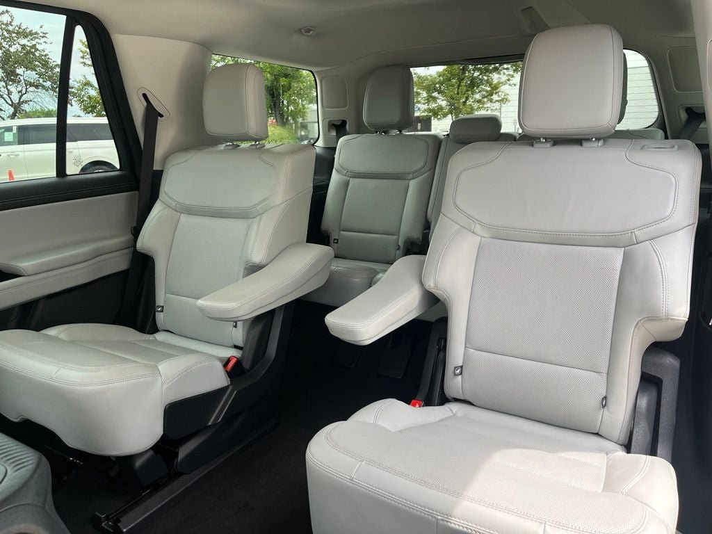 Certified 2025 Ford Expedition Platinum AWD/4WD image 13