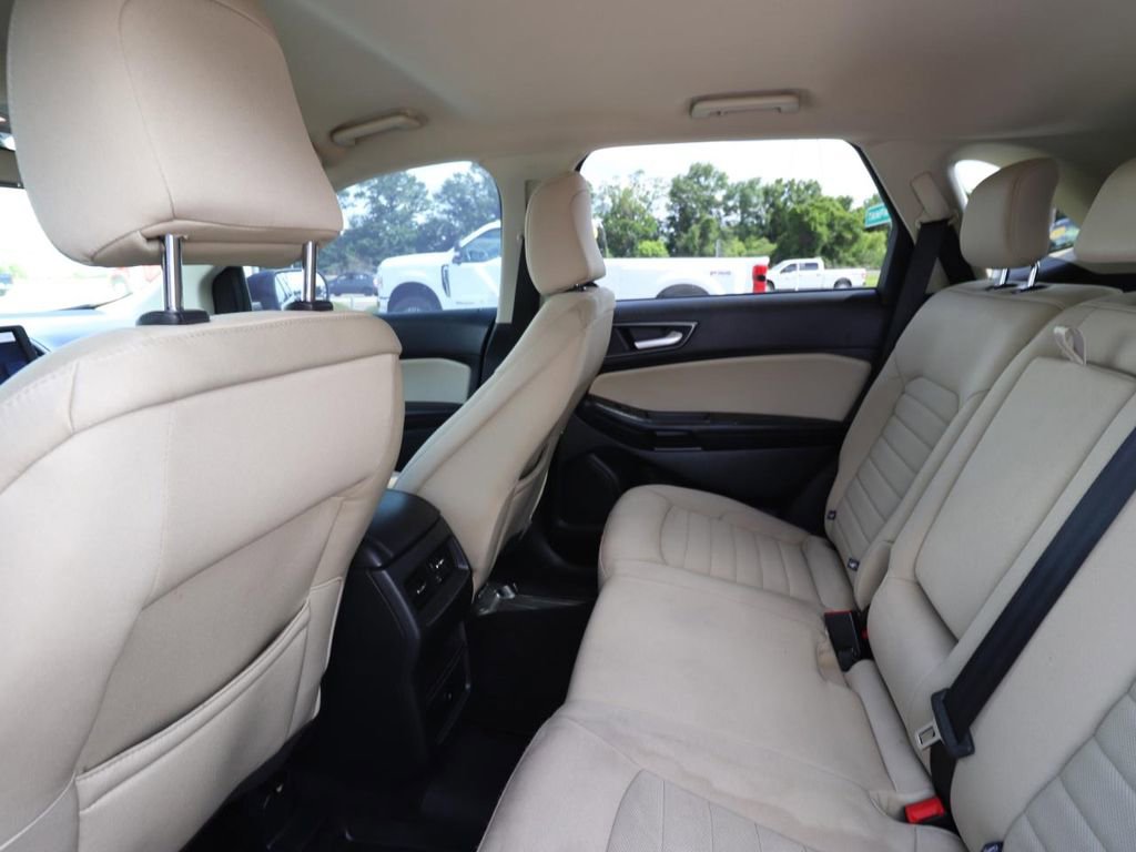 Certified 2023 Ford Edge SE w/ Black Appearance Package AWD/4WD image 9