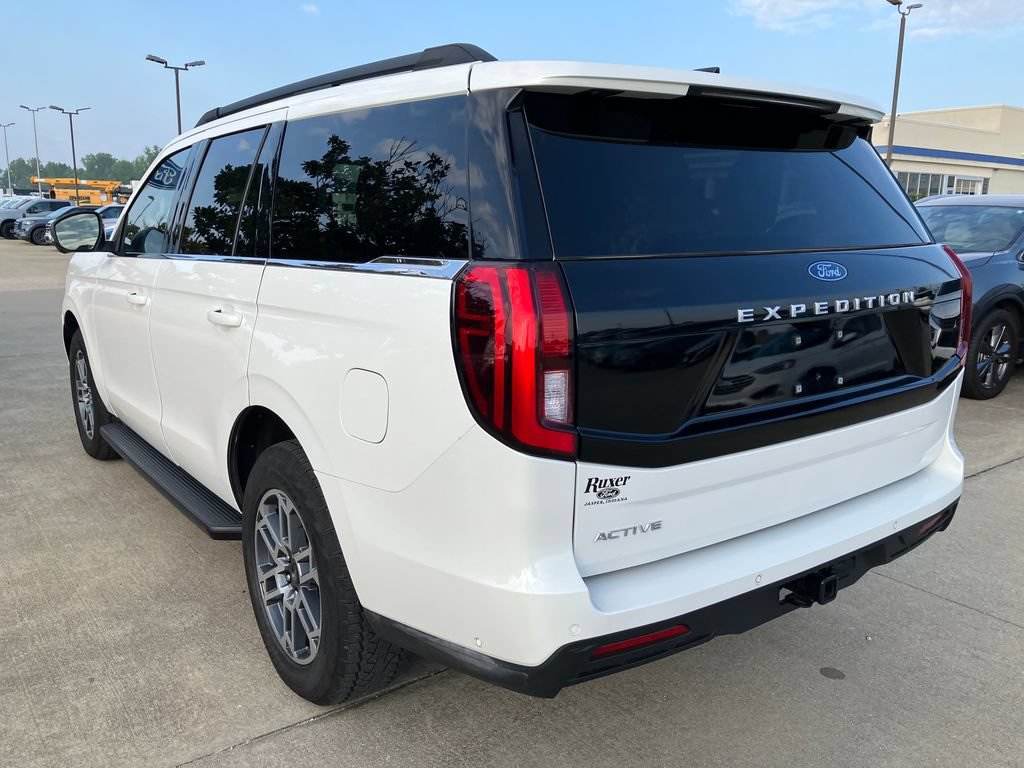 Certified 2025 Ford Expedition Active AWD/4WD image 3