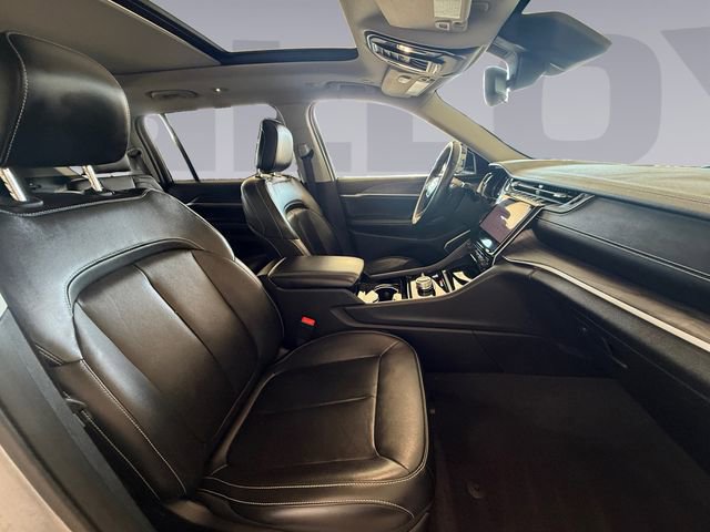 Used 2021 Jeep Grand Cherokee L Limited AWD/4WD image 17