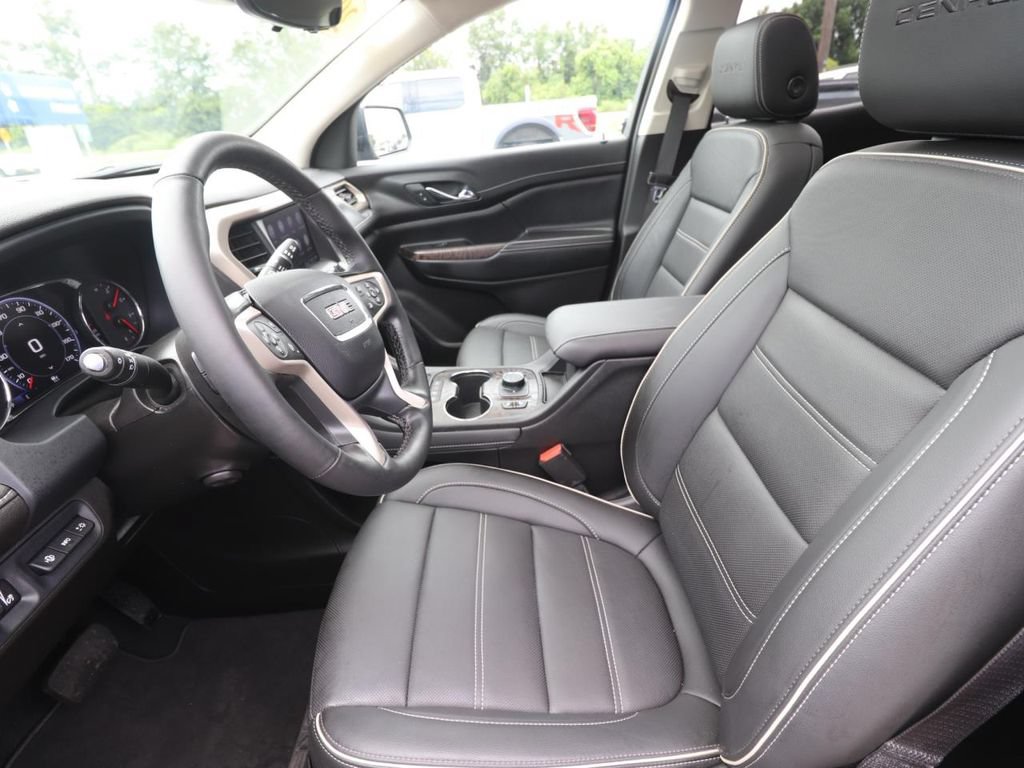 Used 2023 GMC Acadia Denali w/ Denali Ultimate Package FWD image 2