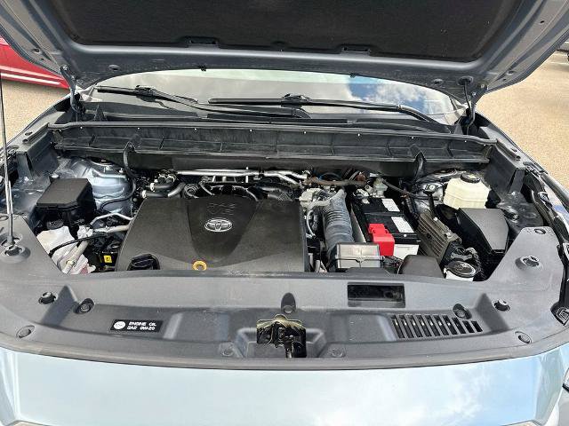 Used 2022 Toyota Highlander XLE FWD image 22