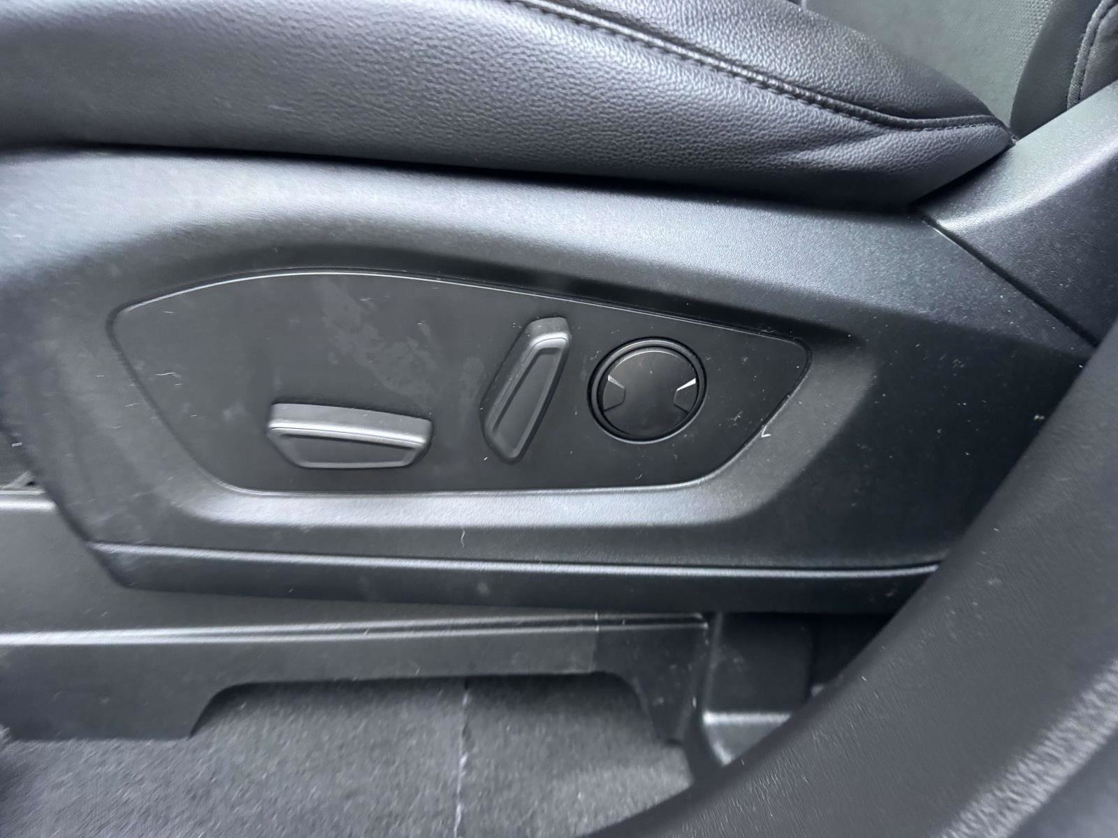 Certified 2022 Ford Explorer ST-Line w/ Class IV Trailer Tow Package image 23