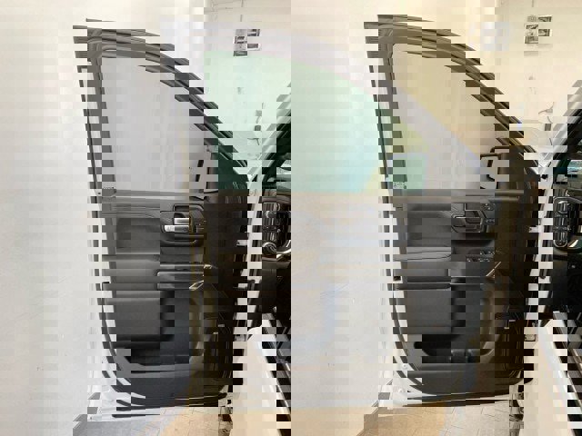 Used 2020 GMC Sierra 1500 AT4 w/ AT4 Premium Package AWD/4WD image 15