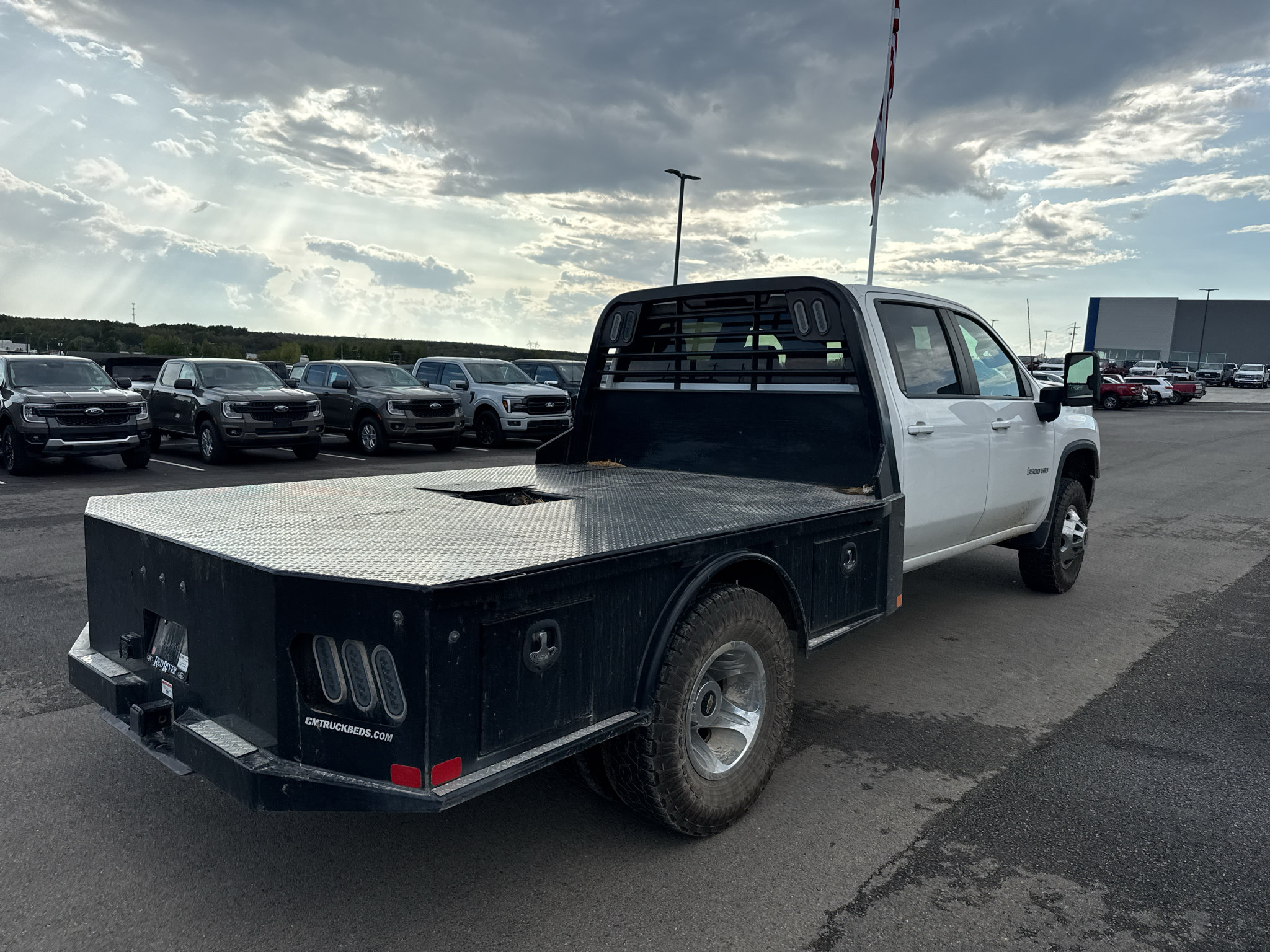 Used 2023 Chevrolet Silverado 3500 LT AWD/4WD image 7