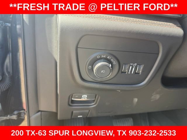 Used 2023 Jeep Grand Cherokee L Summit AWD/4WD image 18