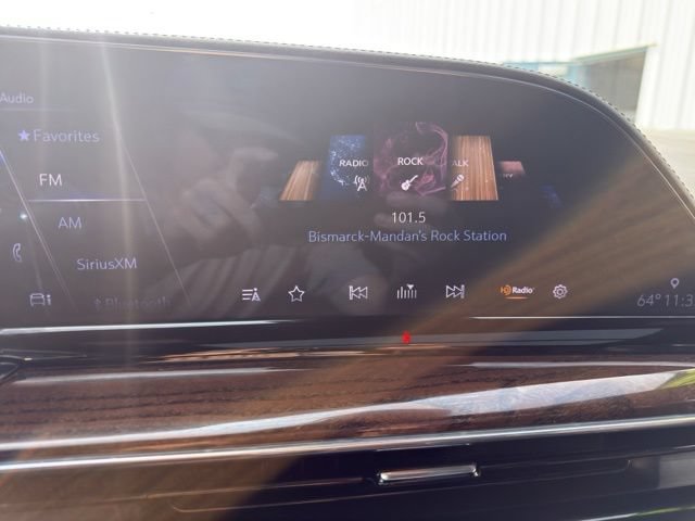 Used 2022 Cadillac Escalade Sport Platinum AWD/4WD image 3