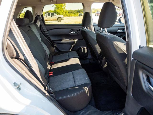 Used 2025 Nissan Rogue SV AWD/4WD image 19