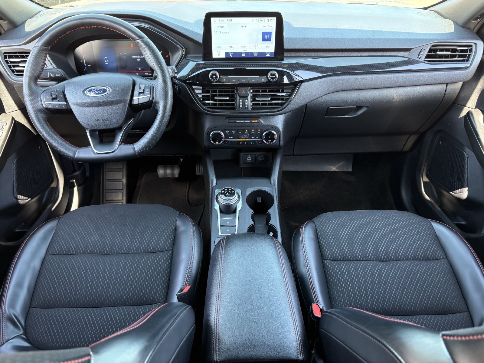 Certified 2025 Ford Escape ST-Line Select AWD/4WD image 18