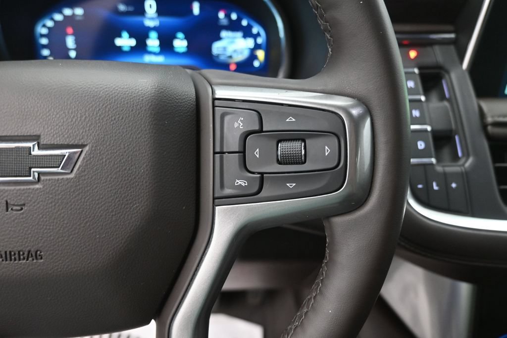 Used 2024 Chevrolet Tahoe Z71 w/ Luxury Package AWD/4WD image 7