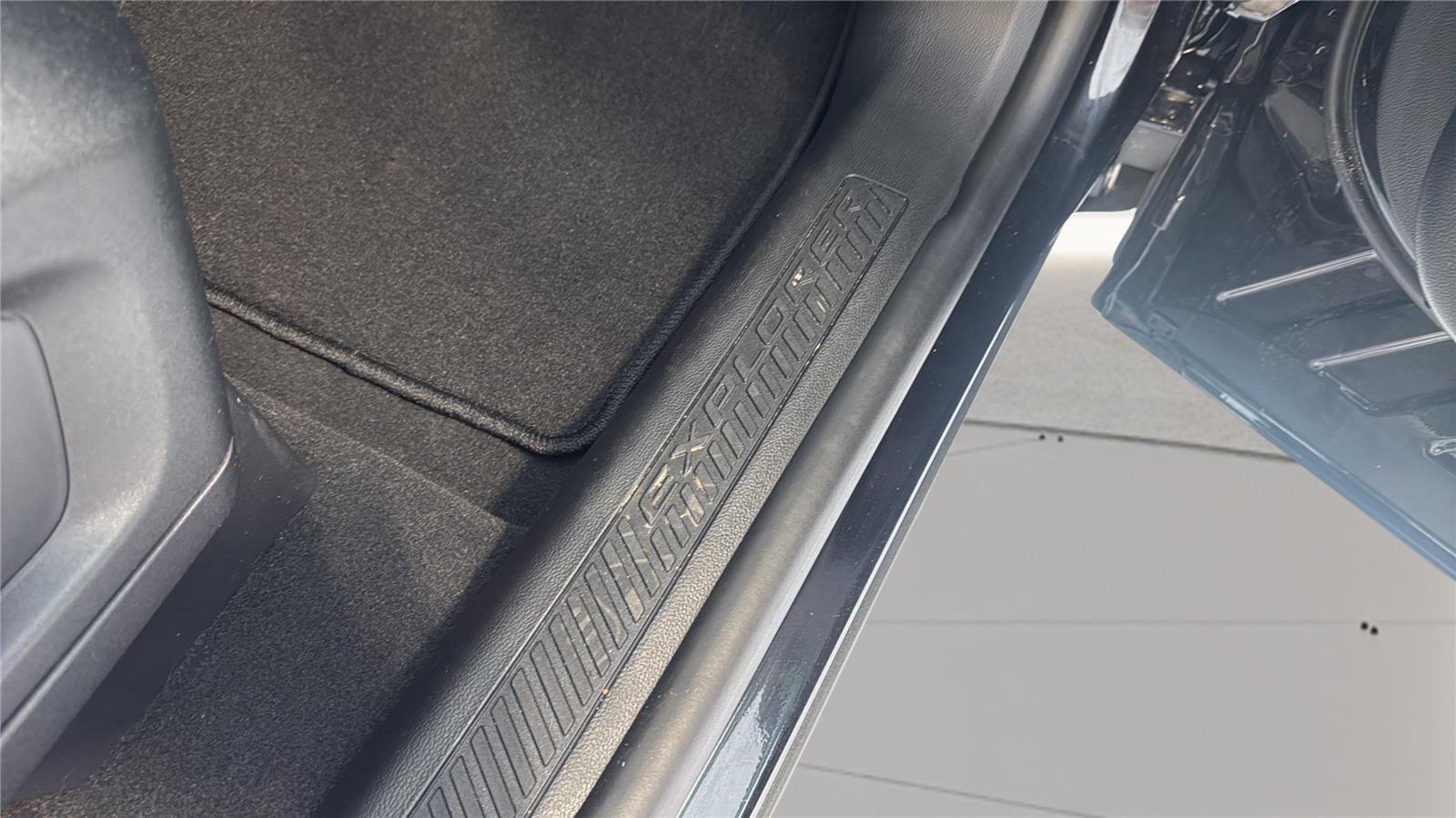 Certified 2025 Ford Explorer Active image 28