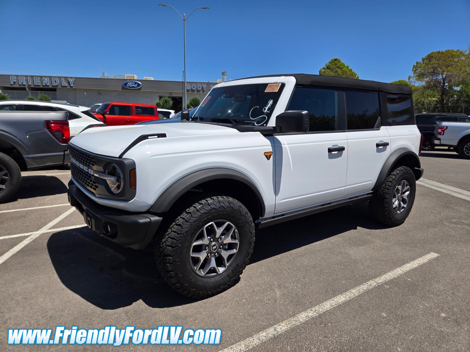Certified 2025 Ford Bronco Badlands AWD/4WD image 2