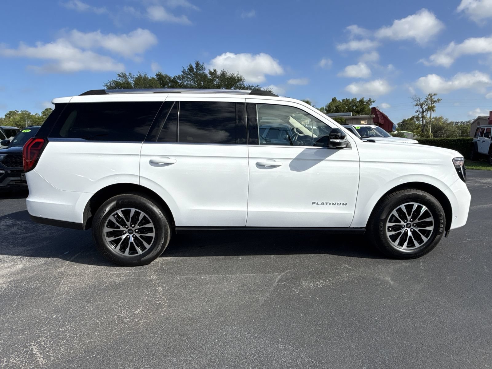 Certified 2025 Ford Expedition Platinum AWD/4WD image 3
