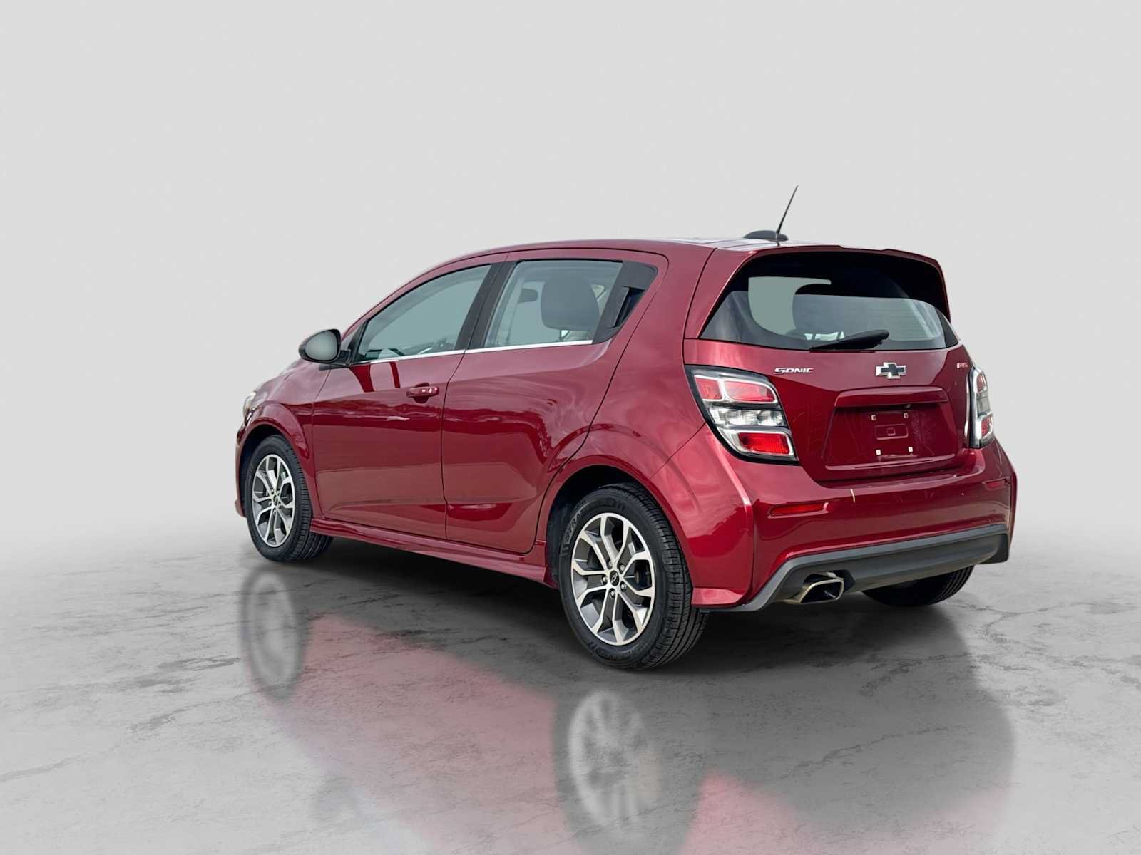 Used 2020 Chevrolet Sonic LT w/ Convenience Package FWD image 4