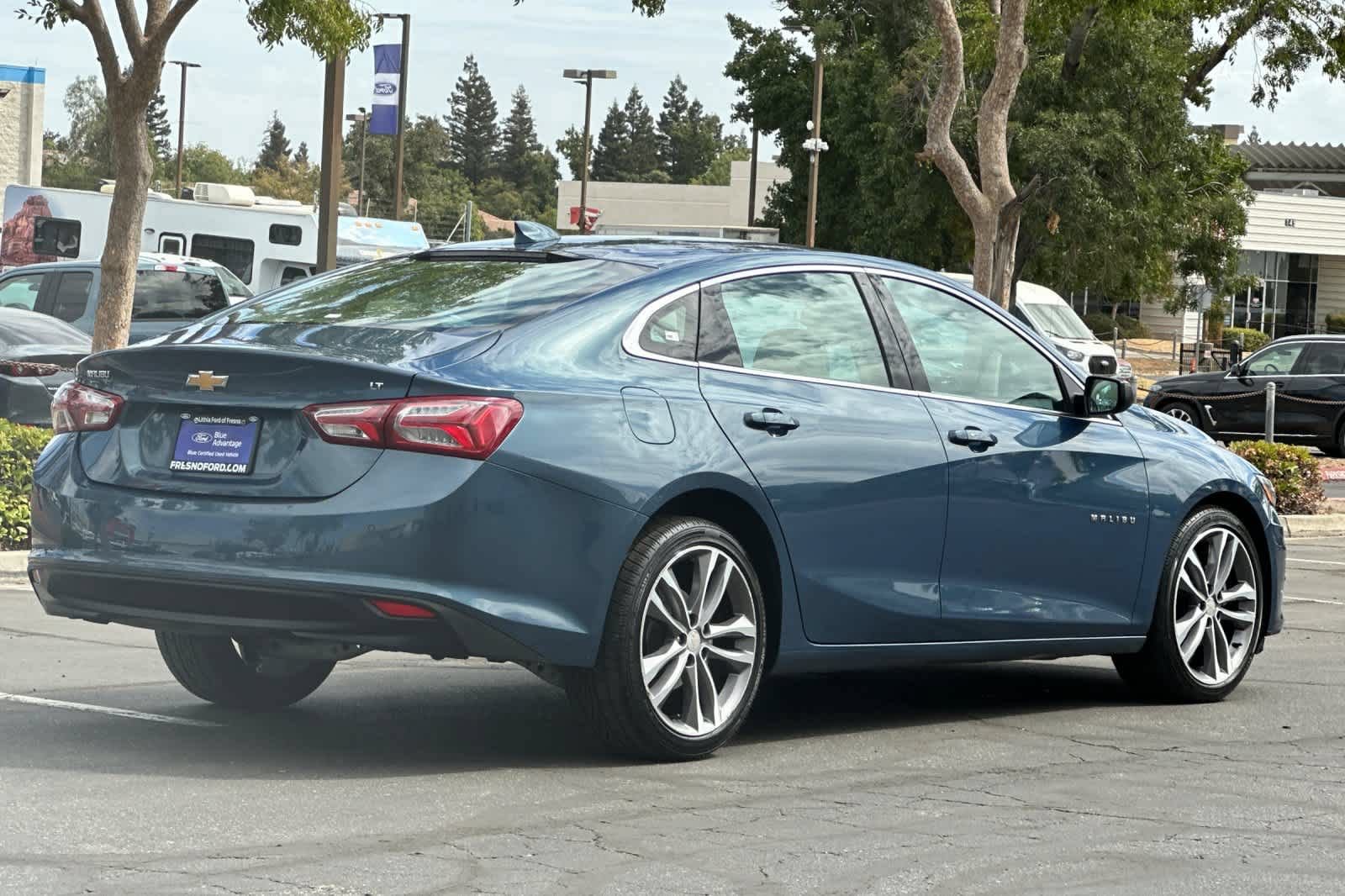 Used 2024 Chevrolet Malibu LT FWD image 2