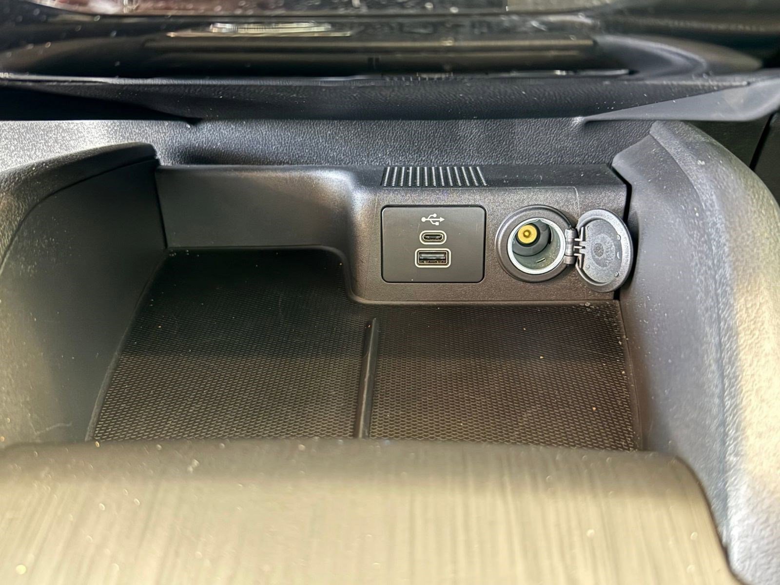 Certified 2025 Ford Escape Active w/ Tech Pack #1 FWD image 31
