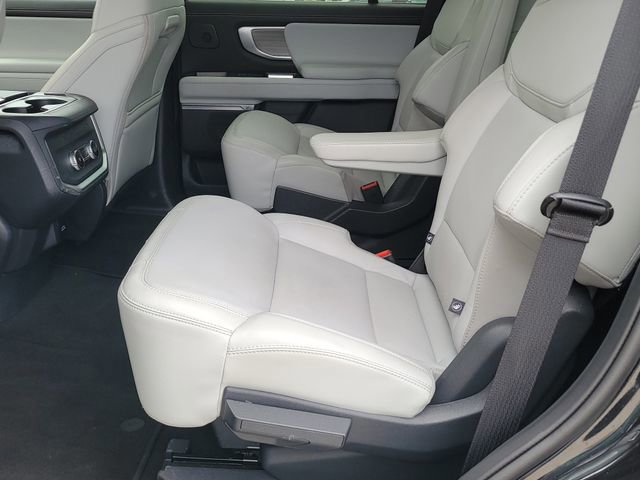 Certified 2025 Ford Expedition Platinum w/ Driver's Package AWD/4WD image 9