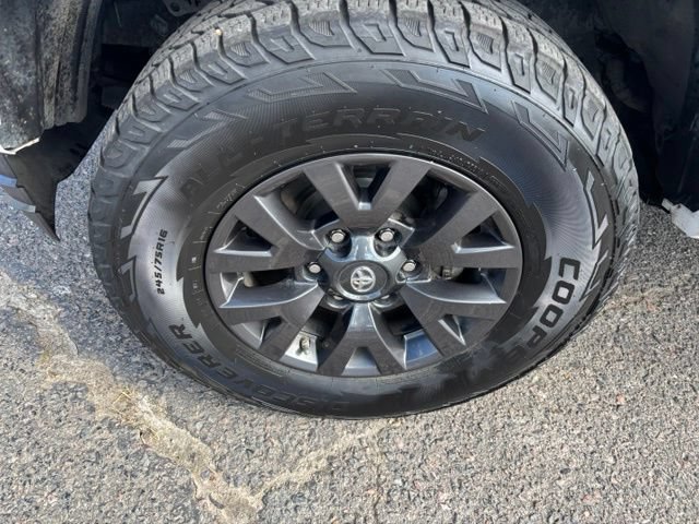 Used 2021 Toyota Tacoma SR5 RWD image 9
