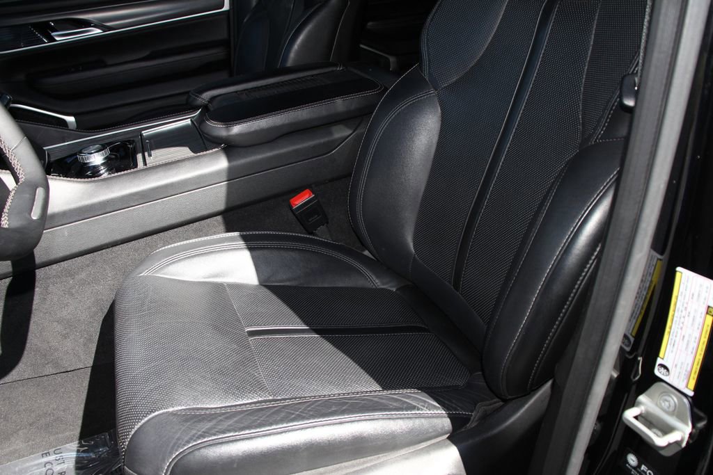 Used 2024 Jeep Wagoneer L Series II image 23