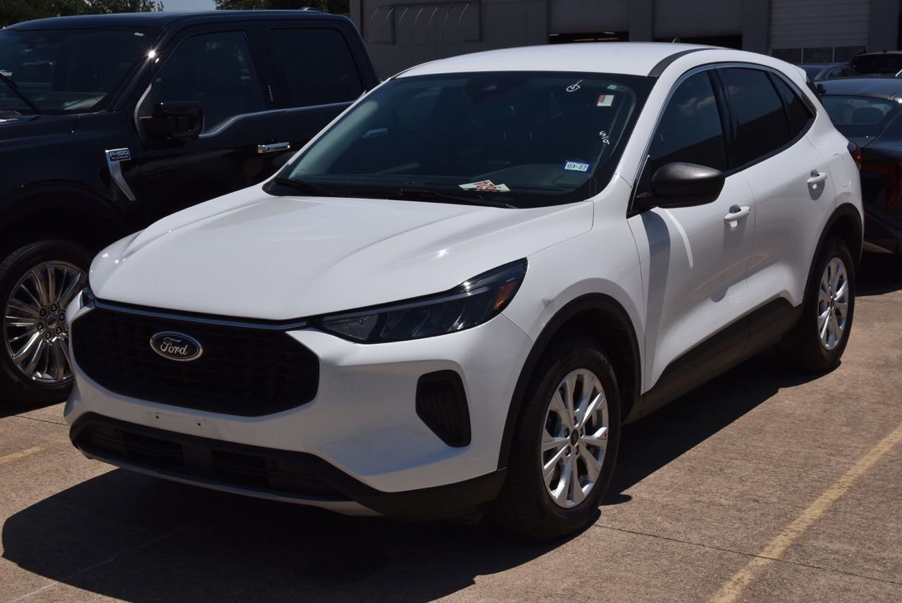 Certified 2024 Ford Escape Active w/ Tech Pack #1 AWD/4WD image 2