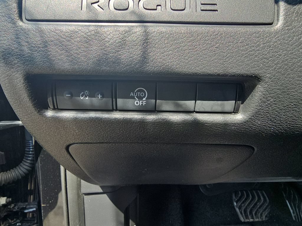 Used 2024 Nissan Rogue S AWD/4WD image 23
