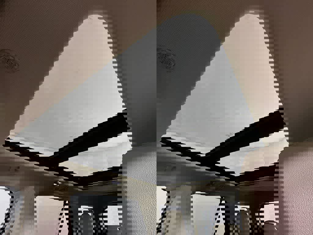 Certified 2020 Ford Explorer XLT w/ Equipment Group 202A image 32