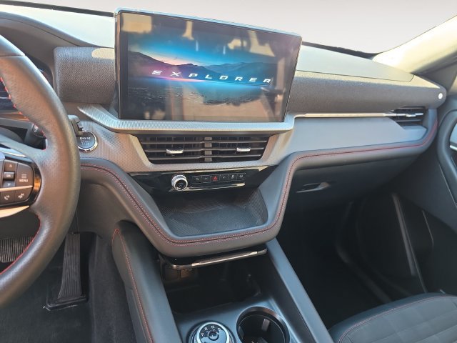 Certified 2025 Ford Explorer ST-Line w/ ST-Line Street Pack AWD/4WD image 14