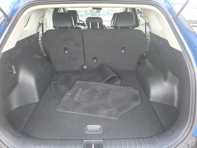 Used 2025 Kia Sportage EX image 12