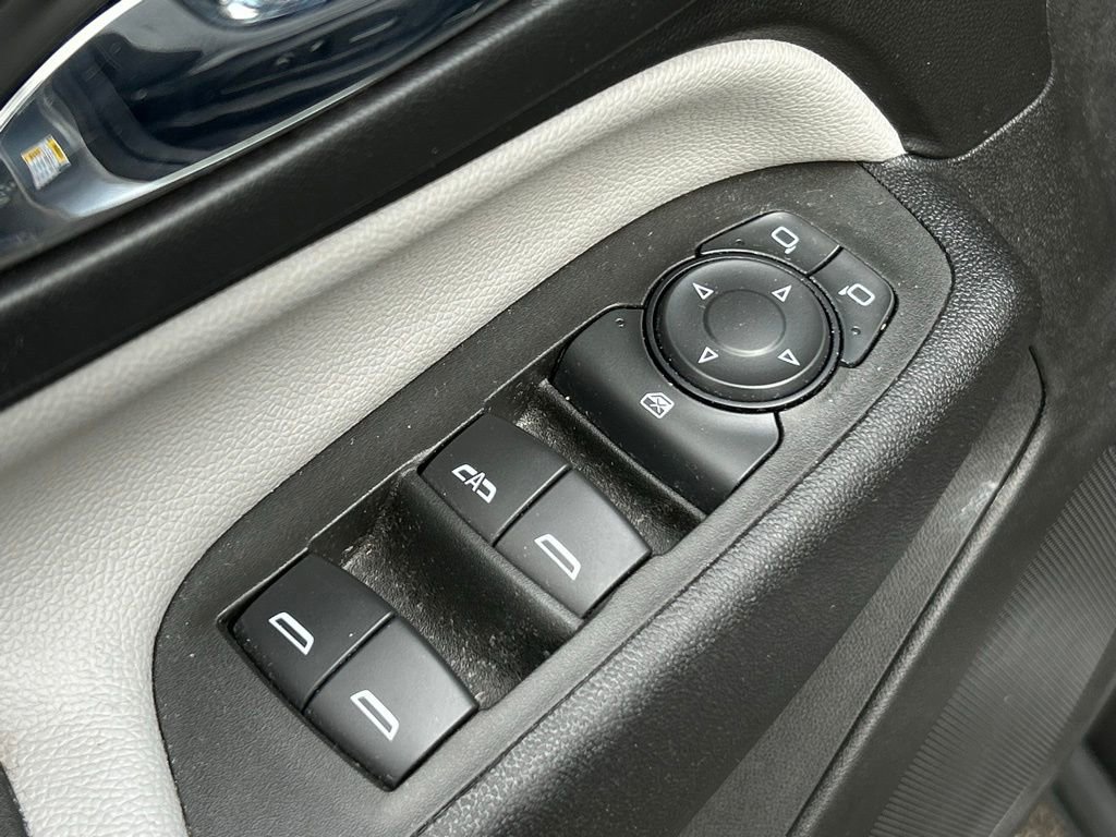 Used 2024 Chevrolet Equinox LS w/ LS Convenience Package image 17