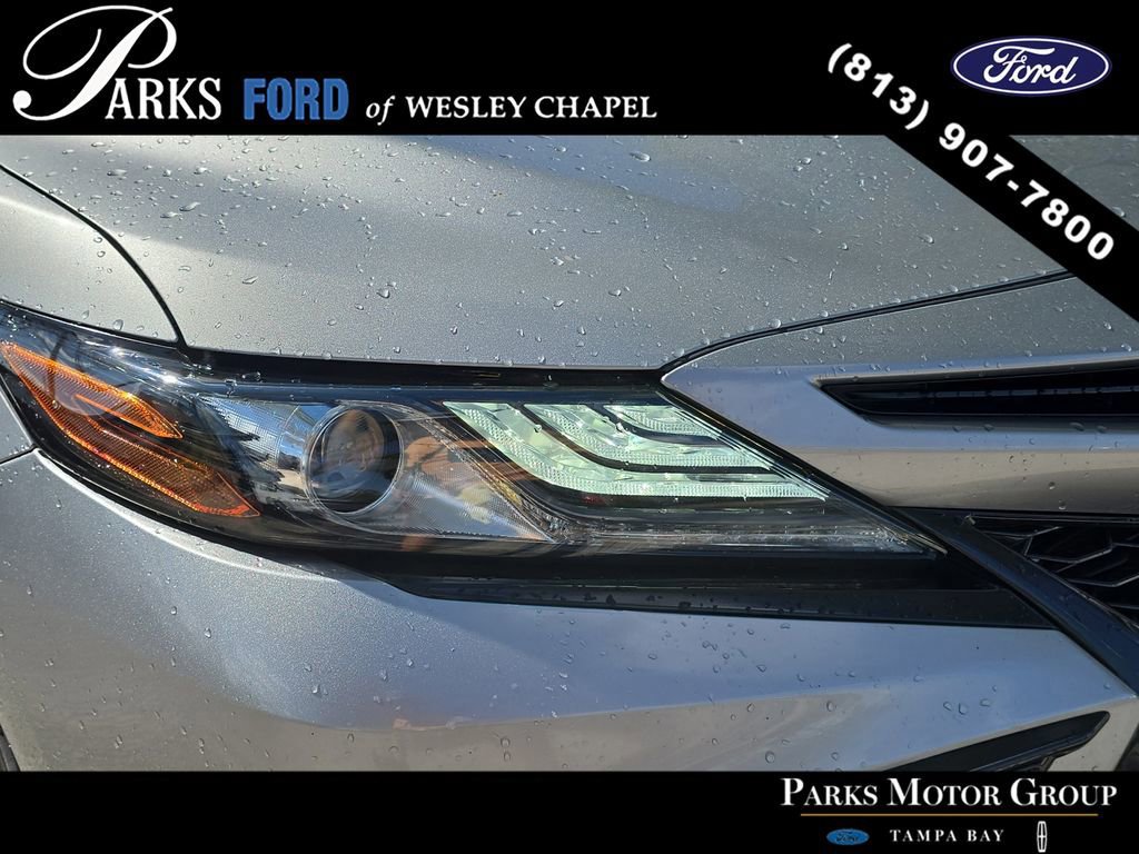 Used 2022 Toyota Camry XSE image 6