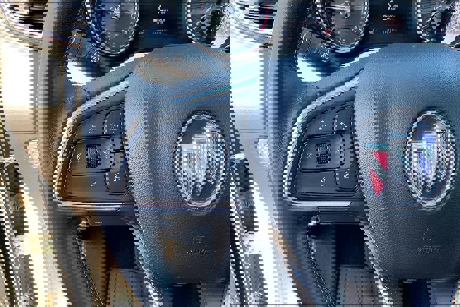 Used 2022 Buick Encore GX Essence image 23