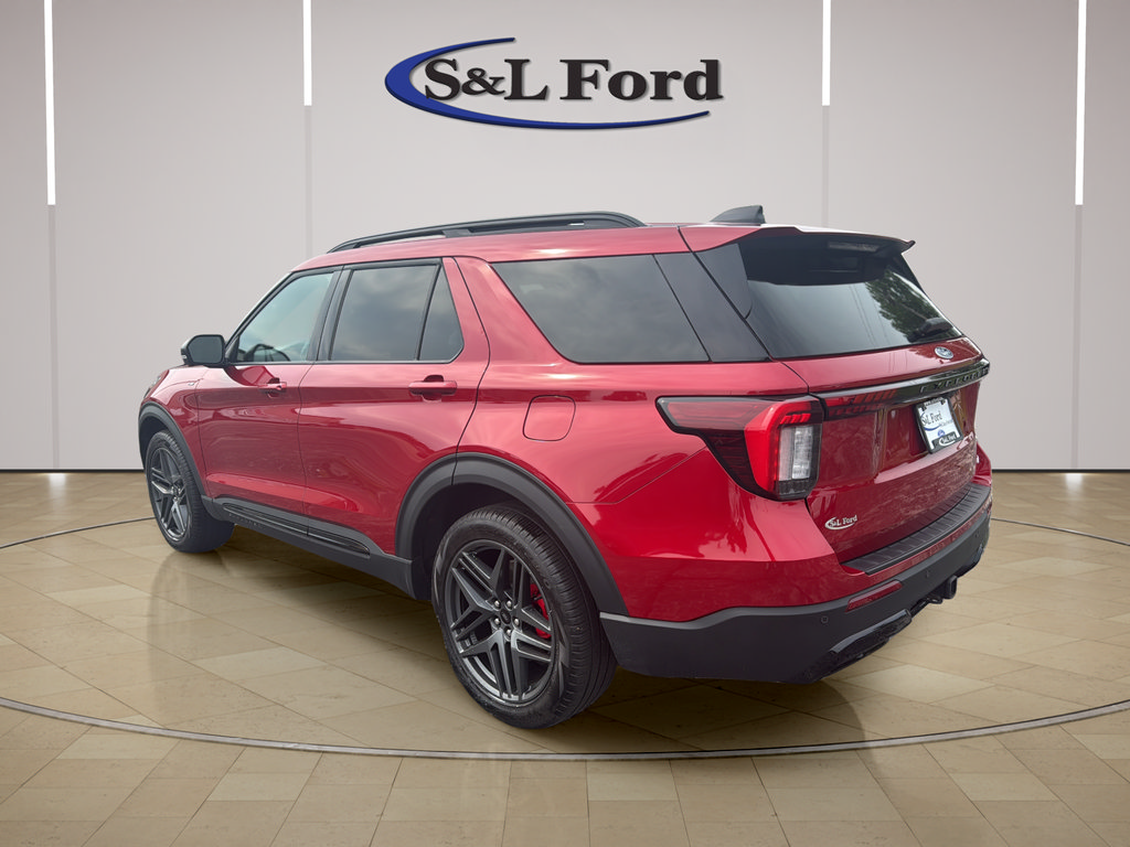 Certified 2025 Ford Explorer ST-Line w/ Premium Package AWD/4WD image 4